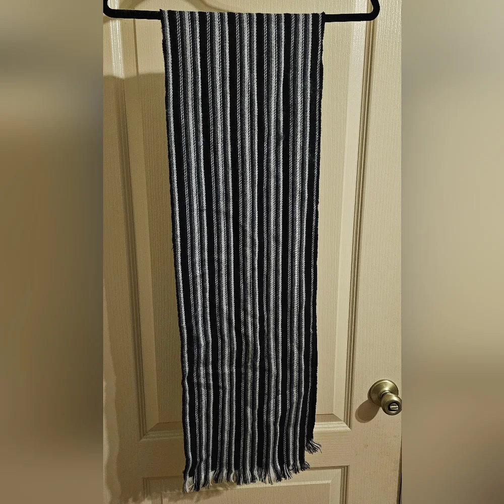Amicale 100% Merino Wool Double Sided Design Scarf